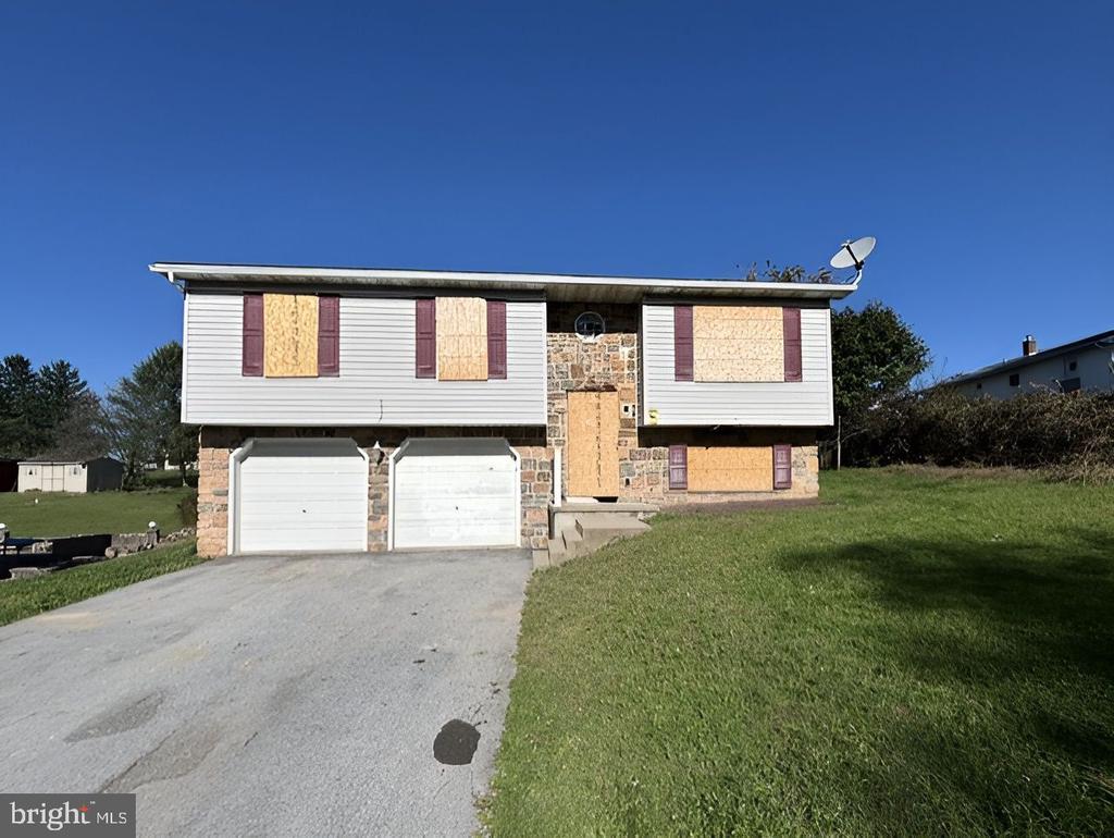 6524 FAIRFAX DRIVE