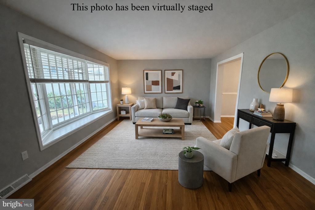 745 WINDSOR PLACE
