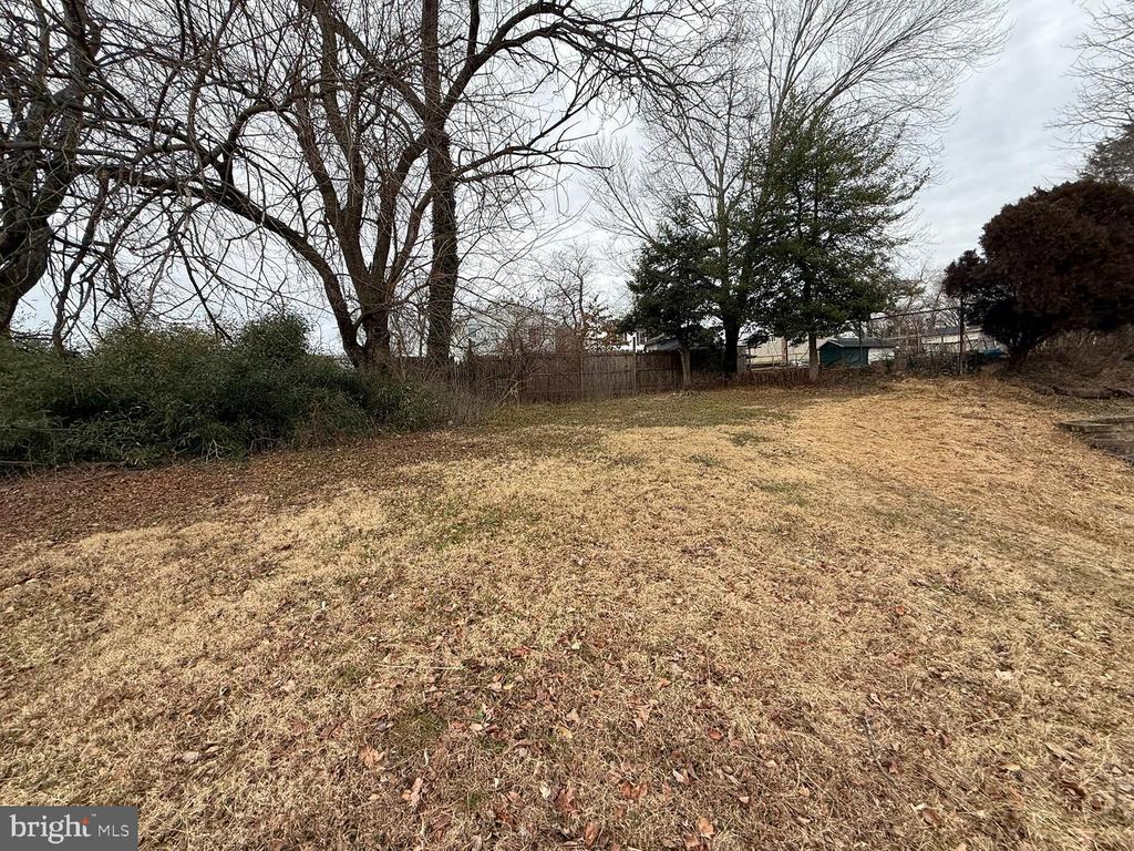 745 WINDSOR PLACE