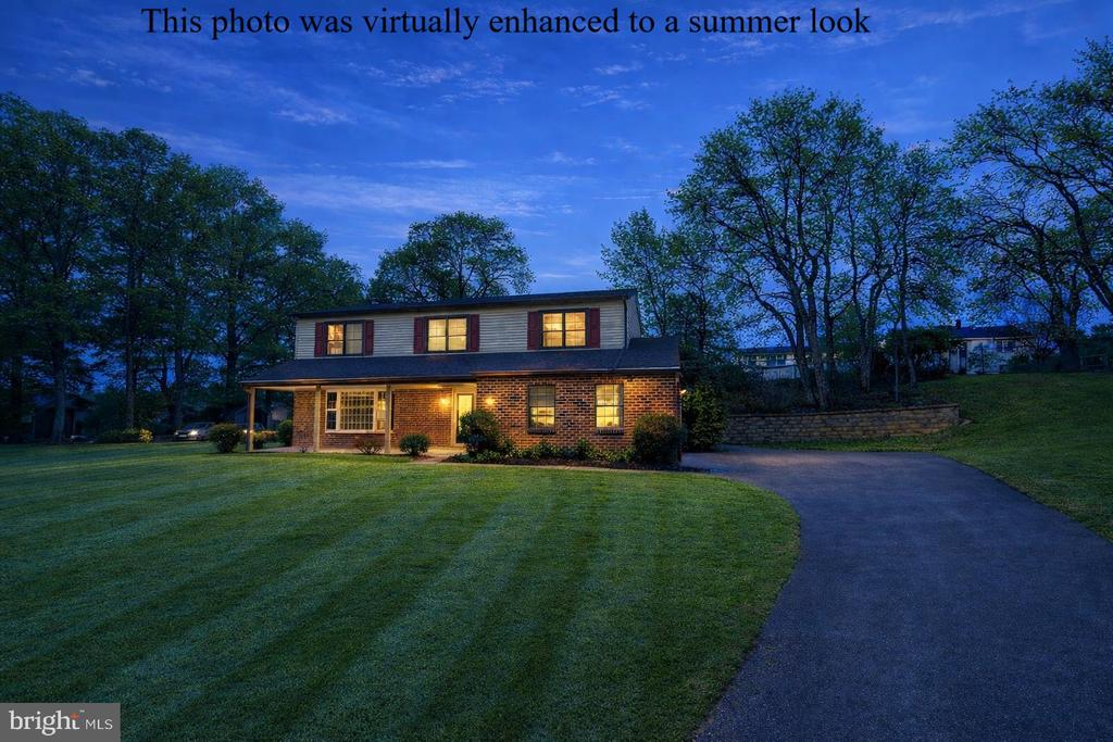 745 WINDSOR PLACE