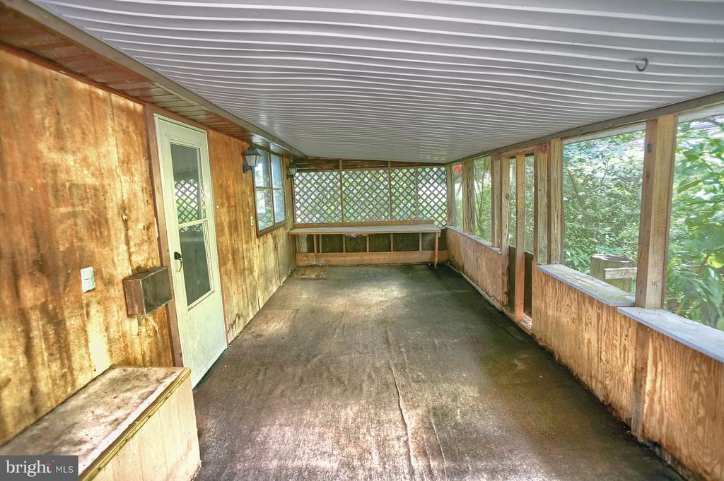 356 Schoolhouse Rd