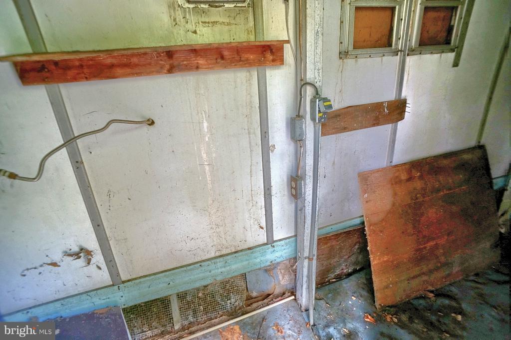 356 Schoolhouse Rd