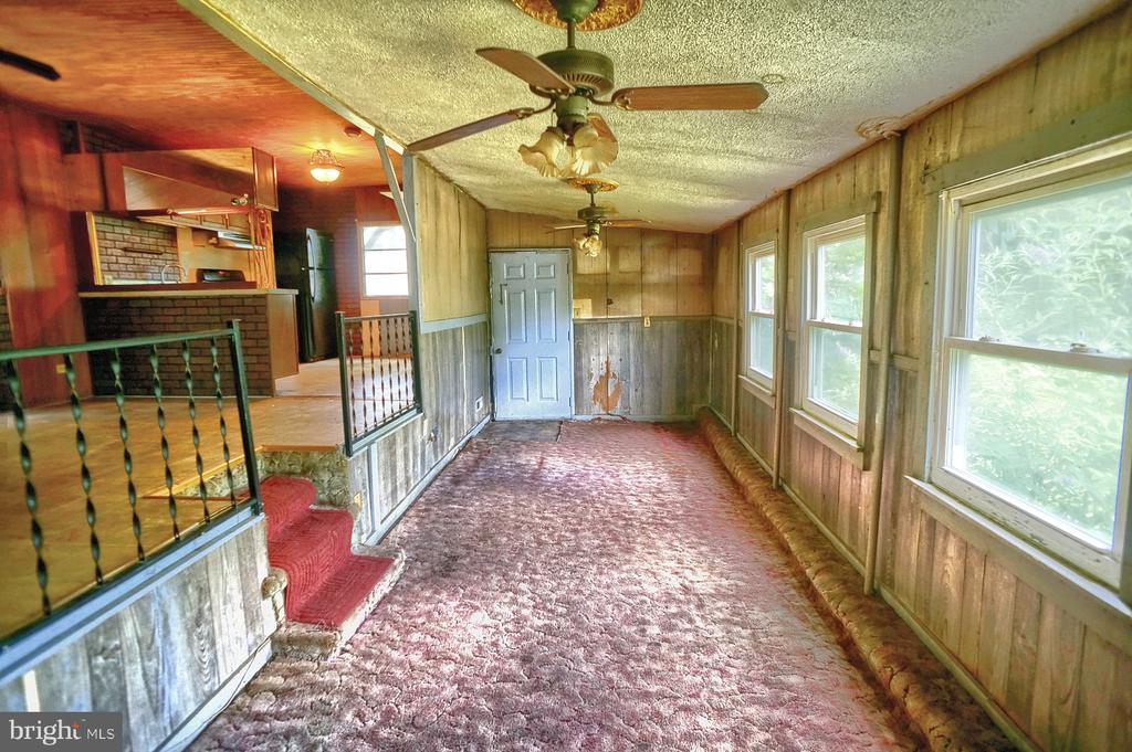 356 Schoolhouse Rd