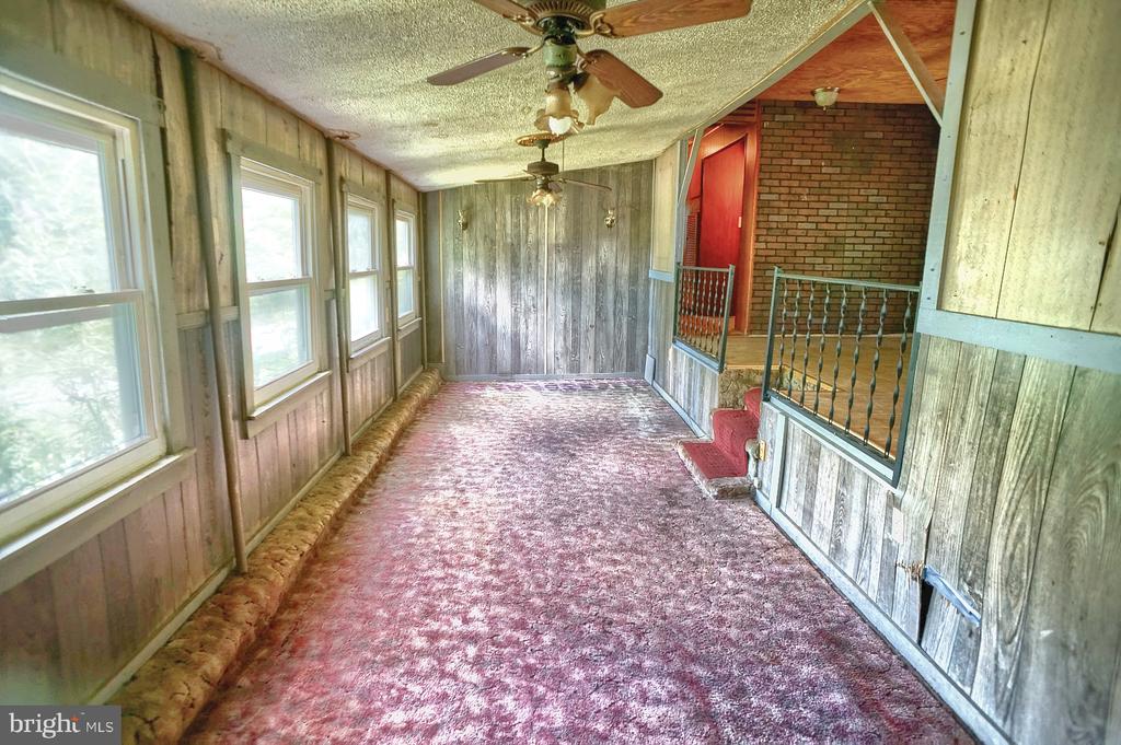 356 Schoolhouse Rd