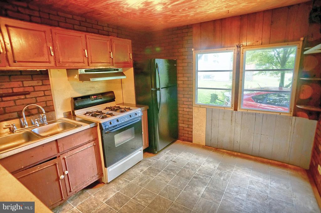356 Schoolhouse Rd