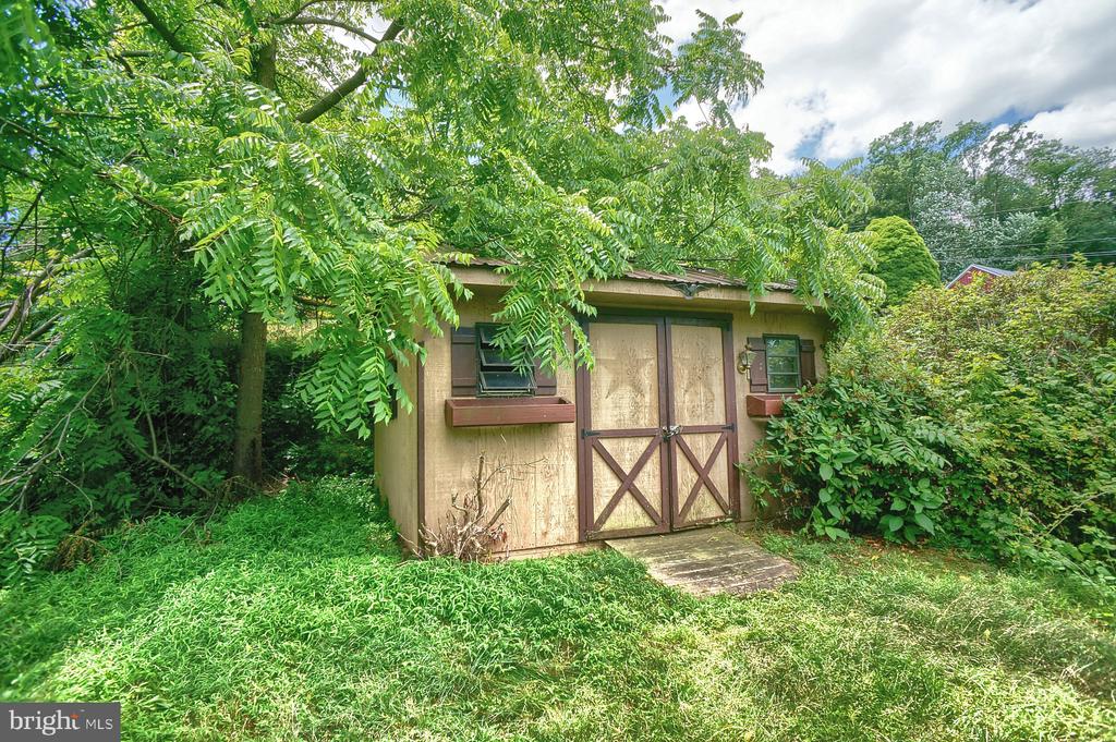 356 Schoolhouse Rd