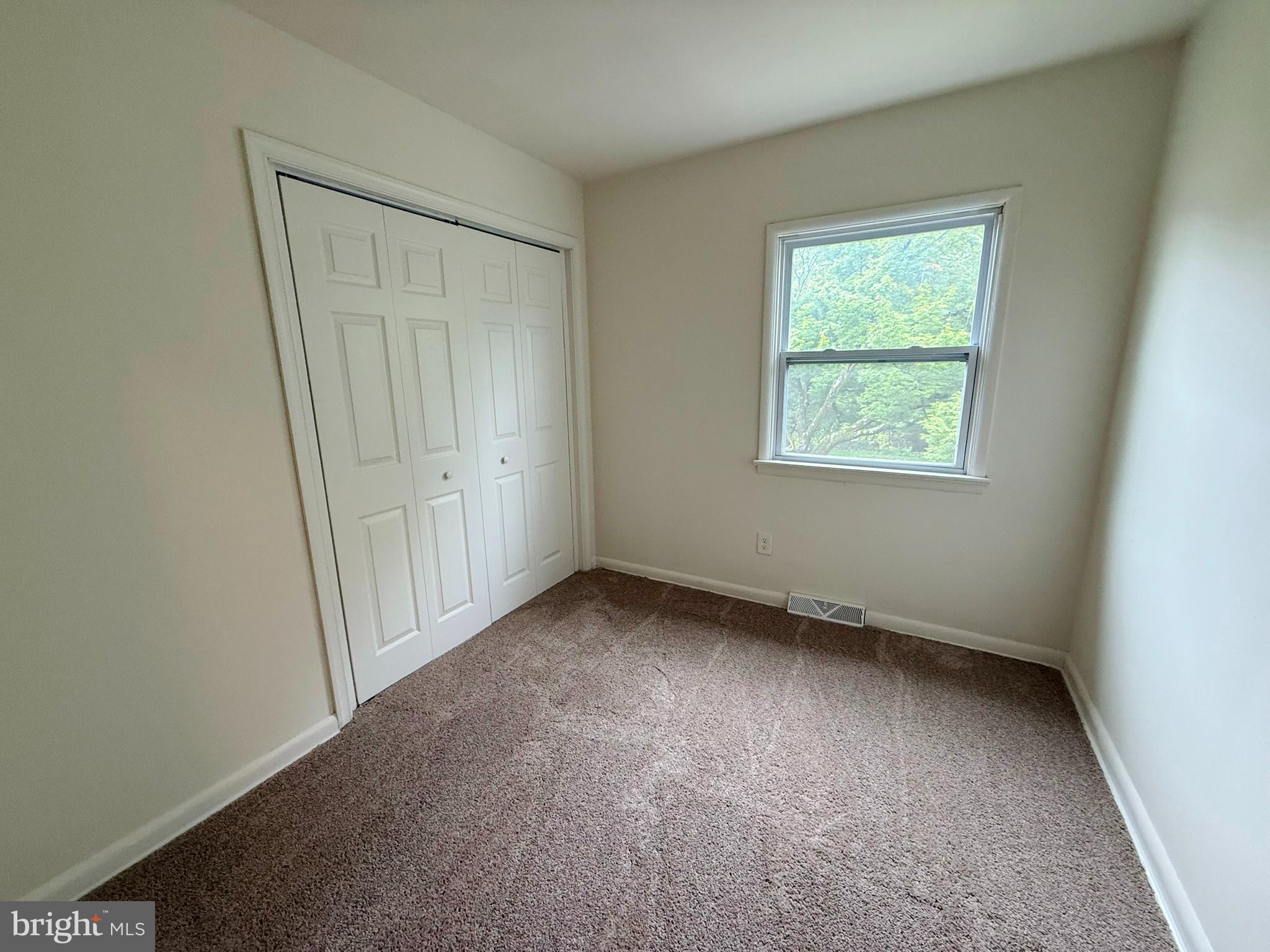 146 W Hummelstown St