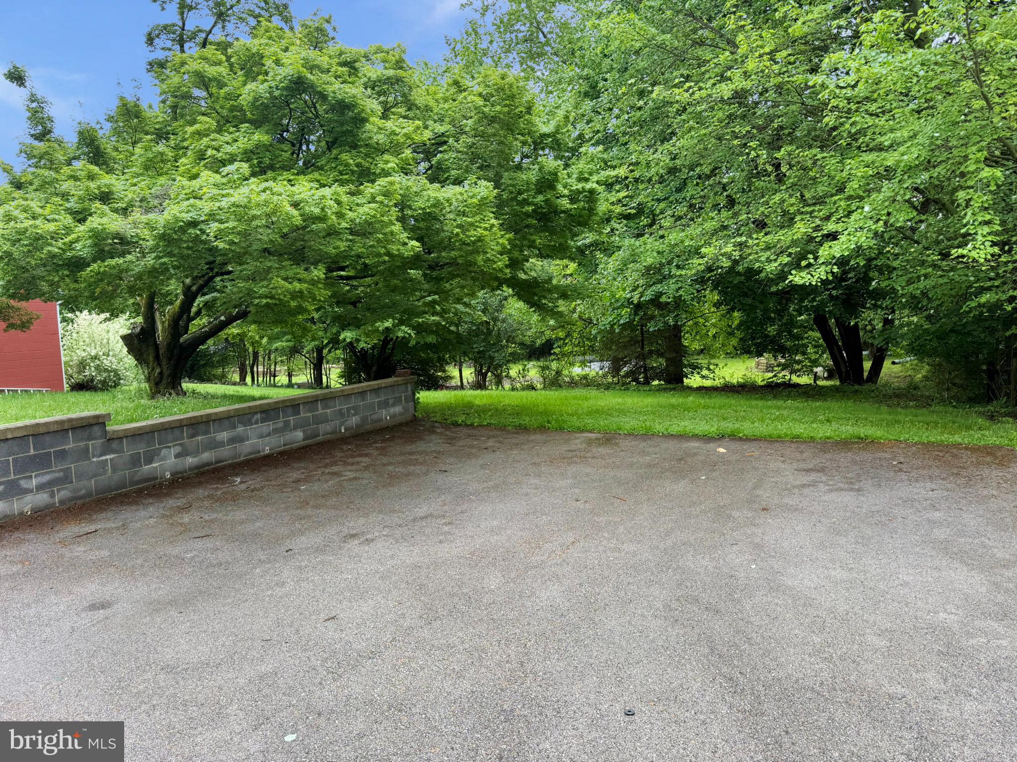 146 W Hummelstown St