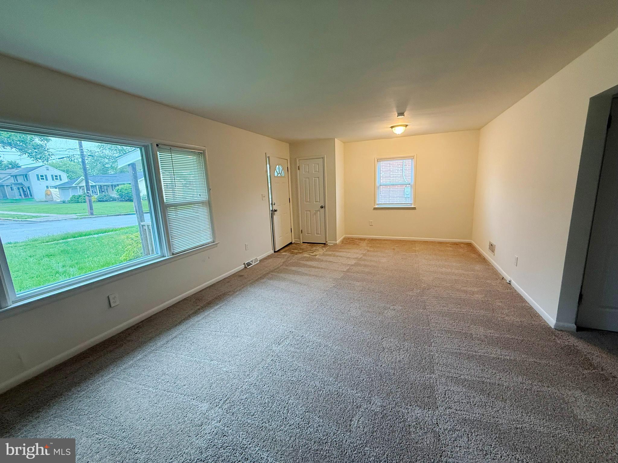 146 W Hummelstown St