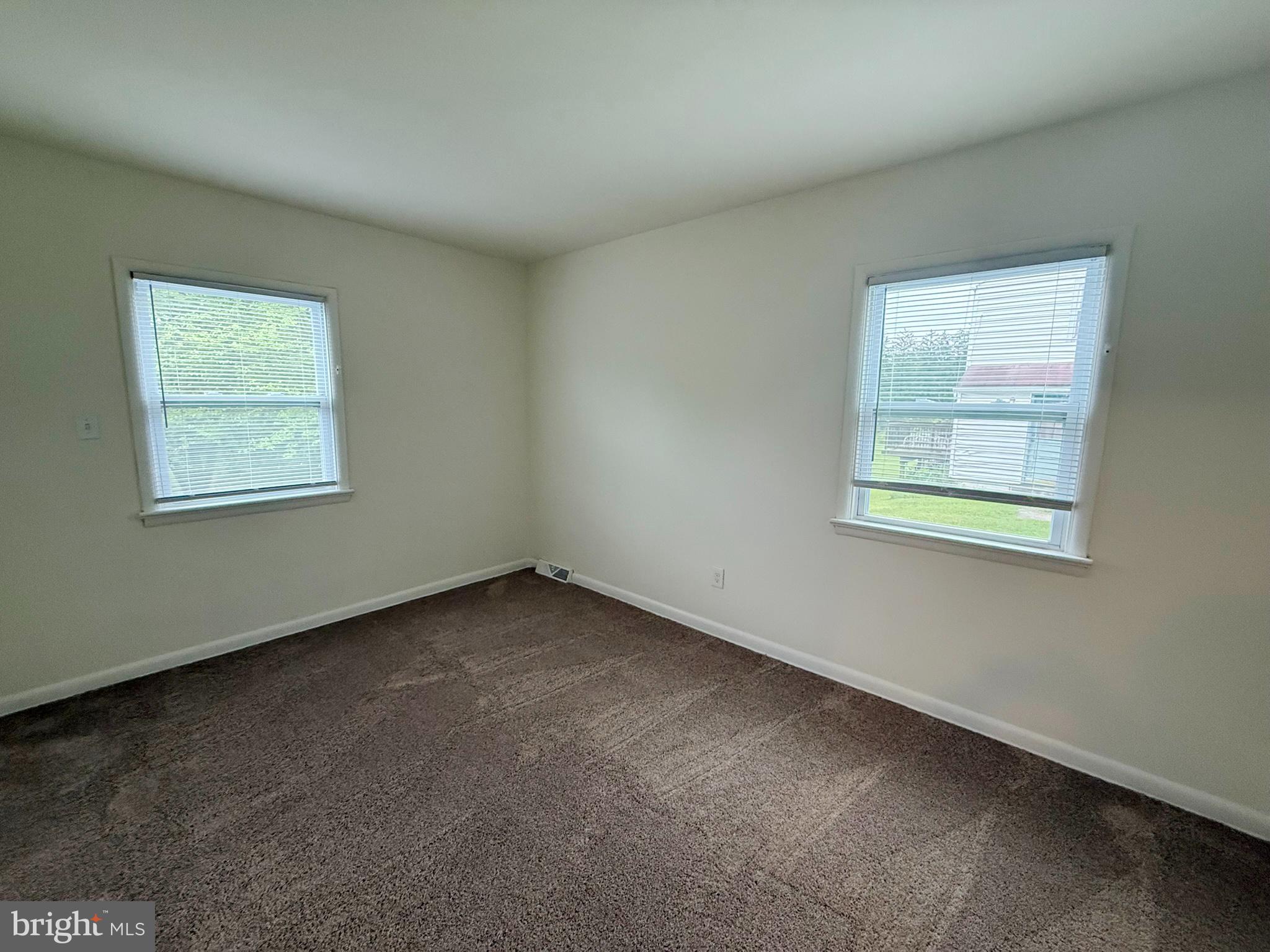 146 W Hummelstown St