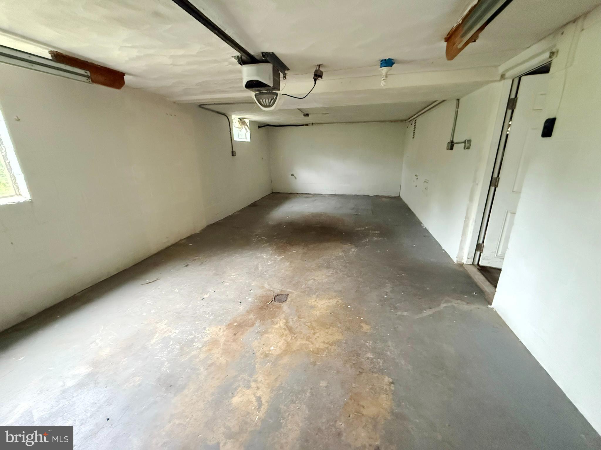 146 W Hummelstown St