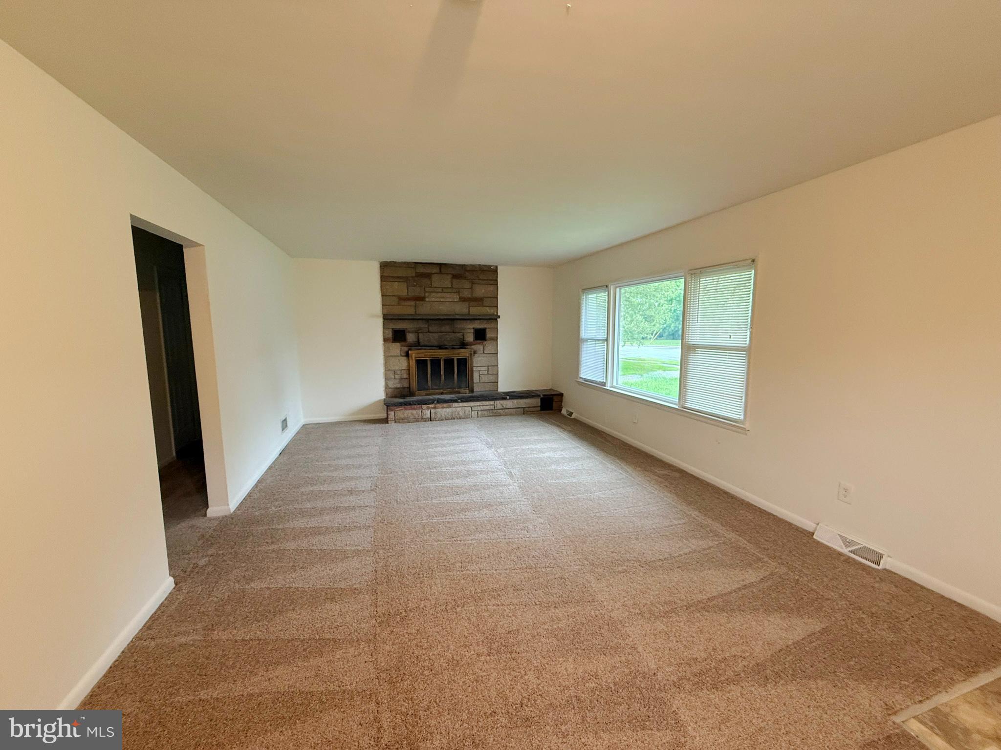 146 W Hummelstown St