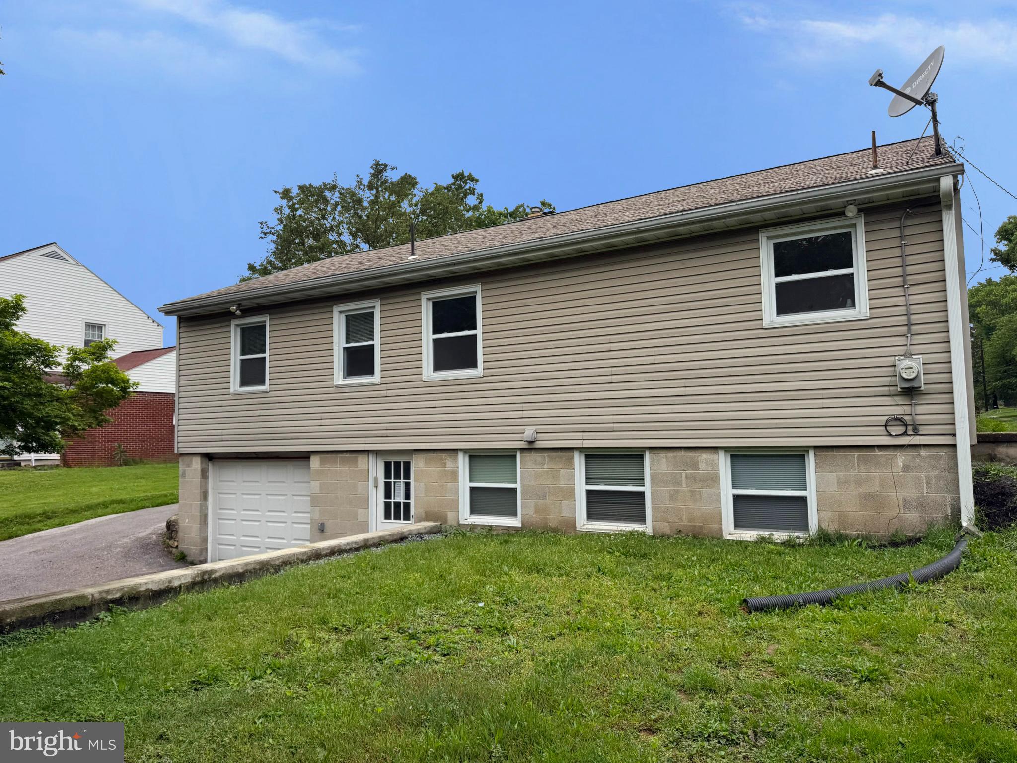 146 W Hummelstown St