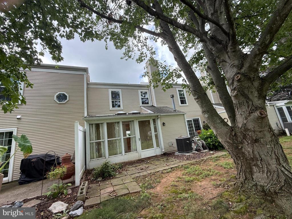 1503 CAMBRIDGE COURT