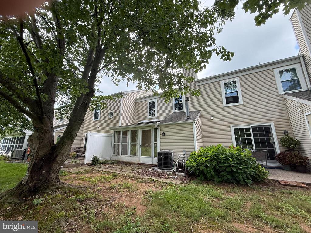 1503 CAMBRIDGE COURT
