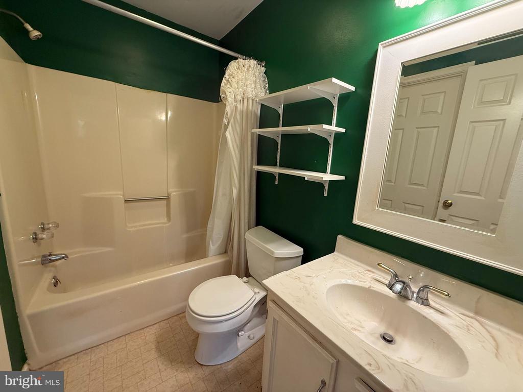 1503 CAMBRIDGE COURT