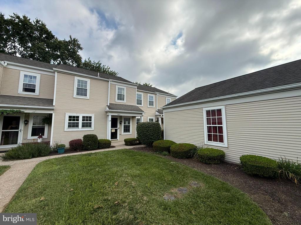 1503 CAMBRIDGE COURT