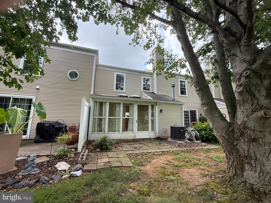 1503 CAMBRIDGE COURT