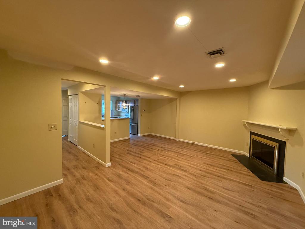 1503 CAMBRIDGE COURT