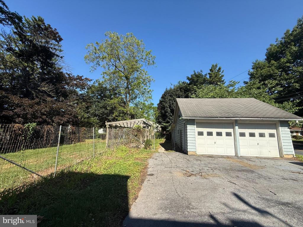 1295 COLEBROOK ROAD