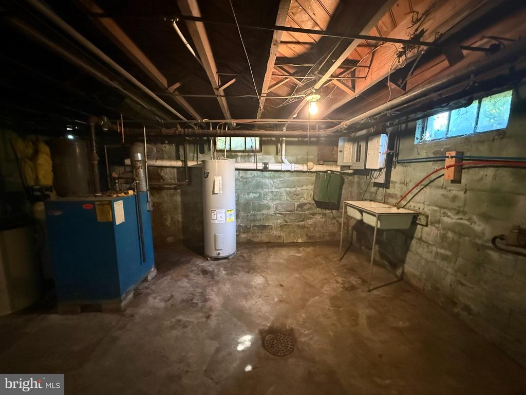 1295 COLEBROOK ROAD