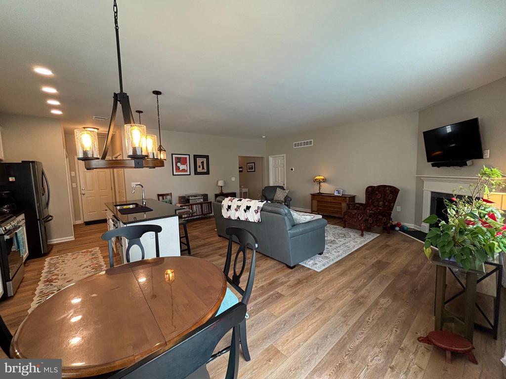 718 Quarry Rd