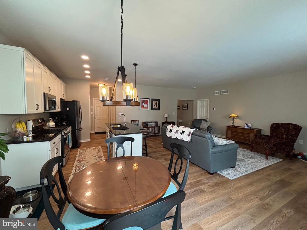 718 Quarry Rd