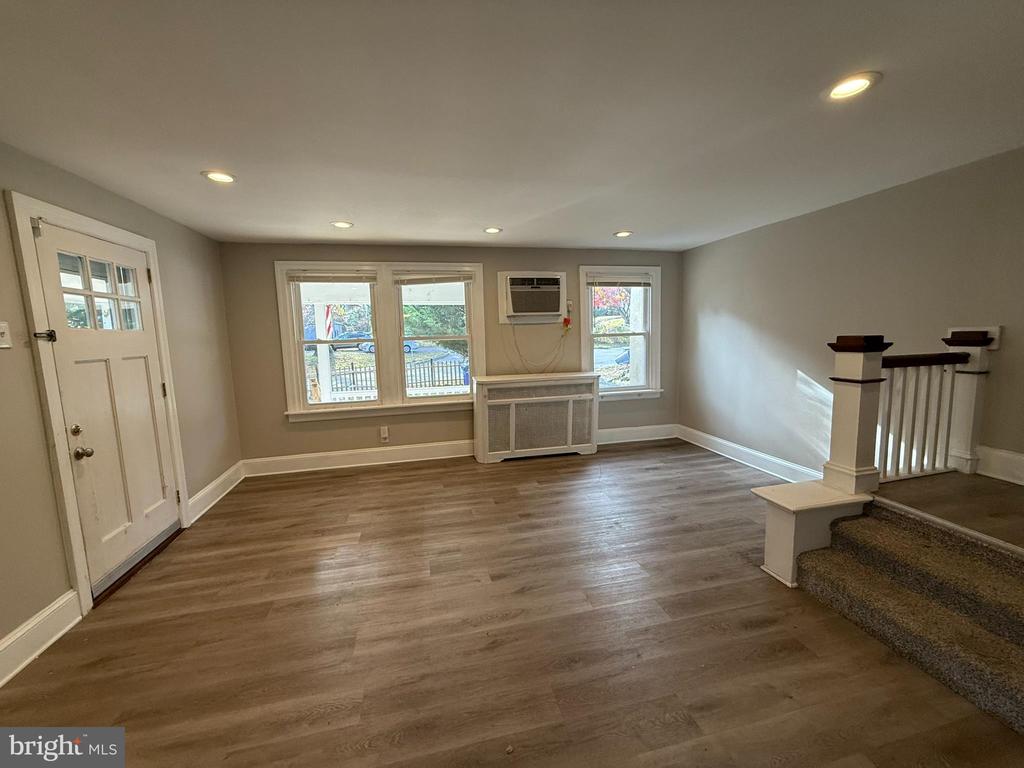 407 W WAVERLY ROAD