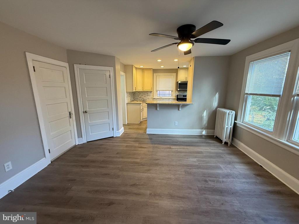 407 W WAVERLY ROAD