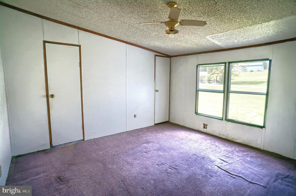 131 Country Ln