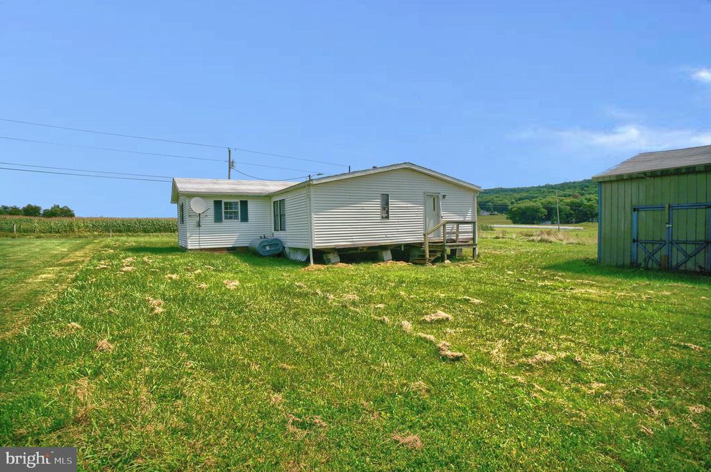 131 Country Ln