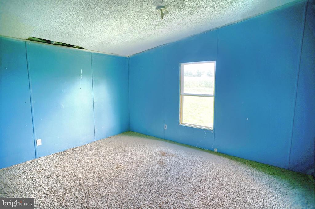 131 Country Ln