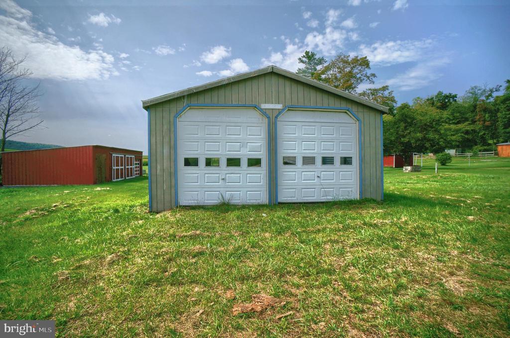131 Country Ln