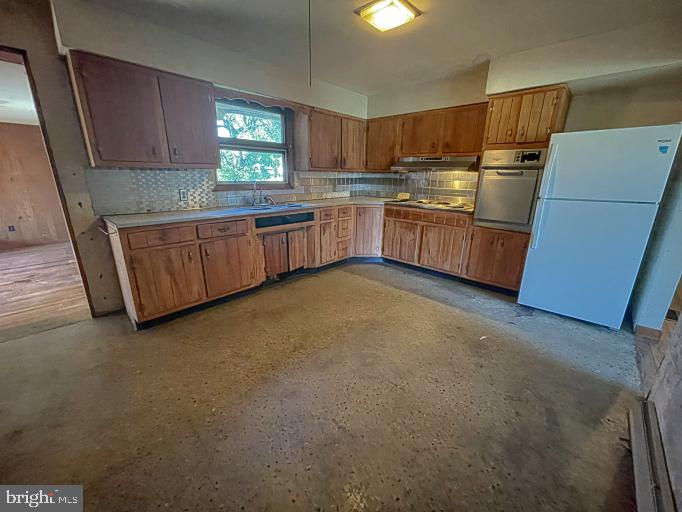 143 Church Ln