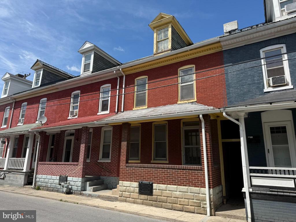 10 Marble St