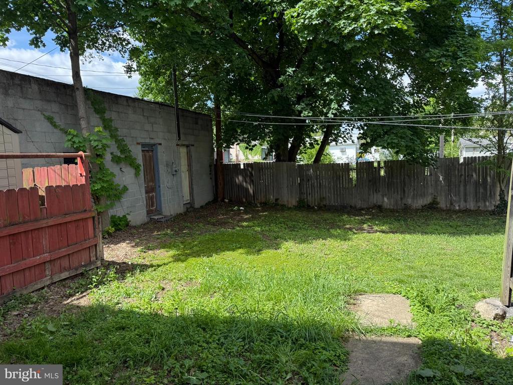 10 Marble St