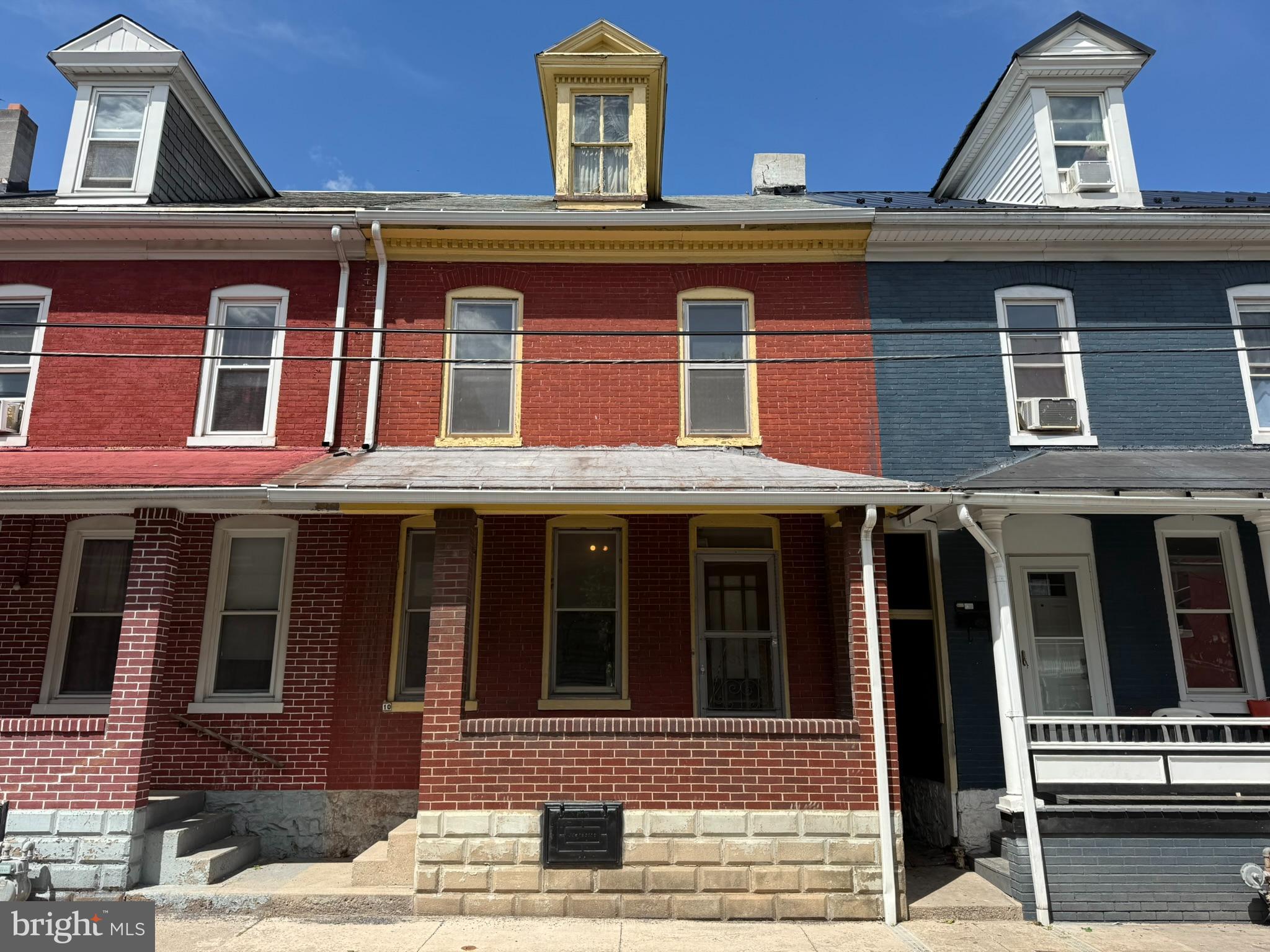 10 Marble St