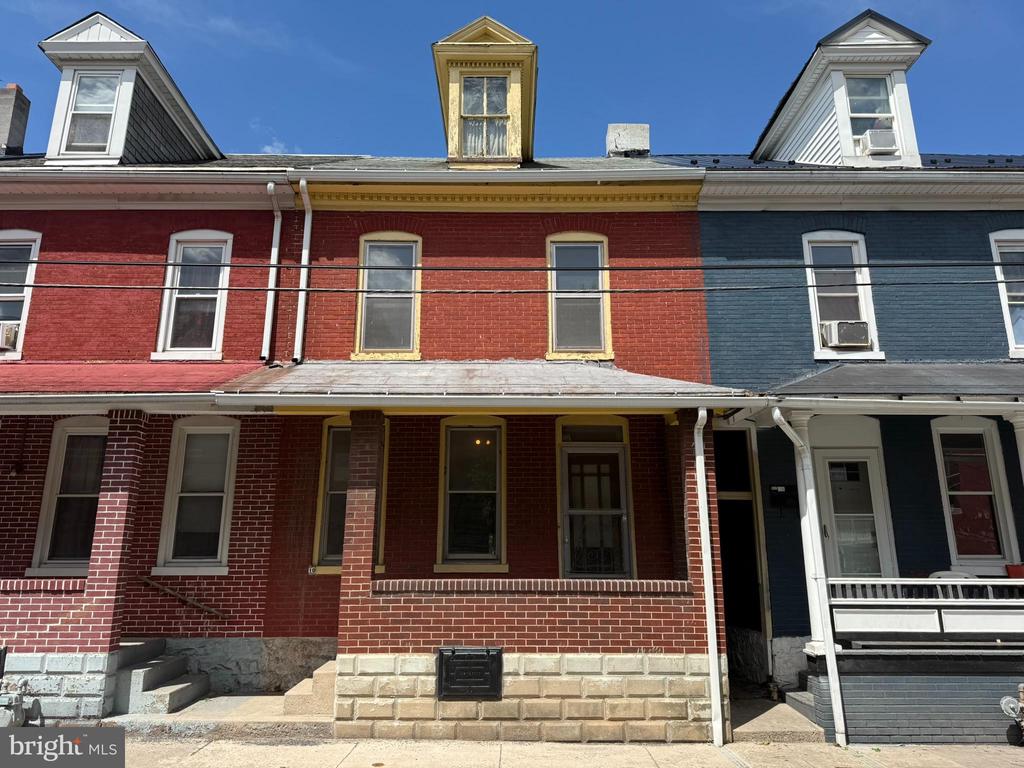 10 Marble St