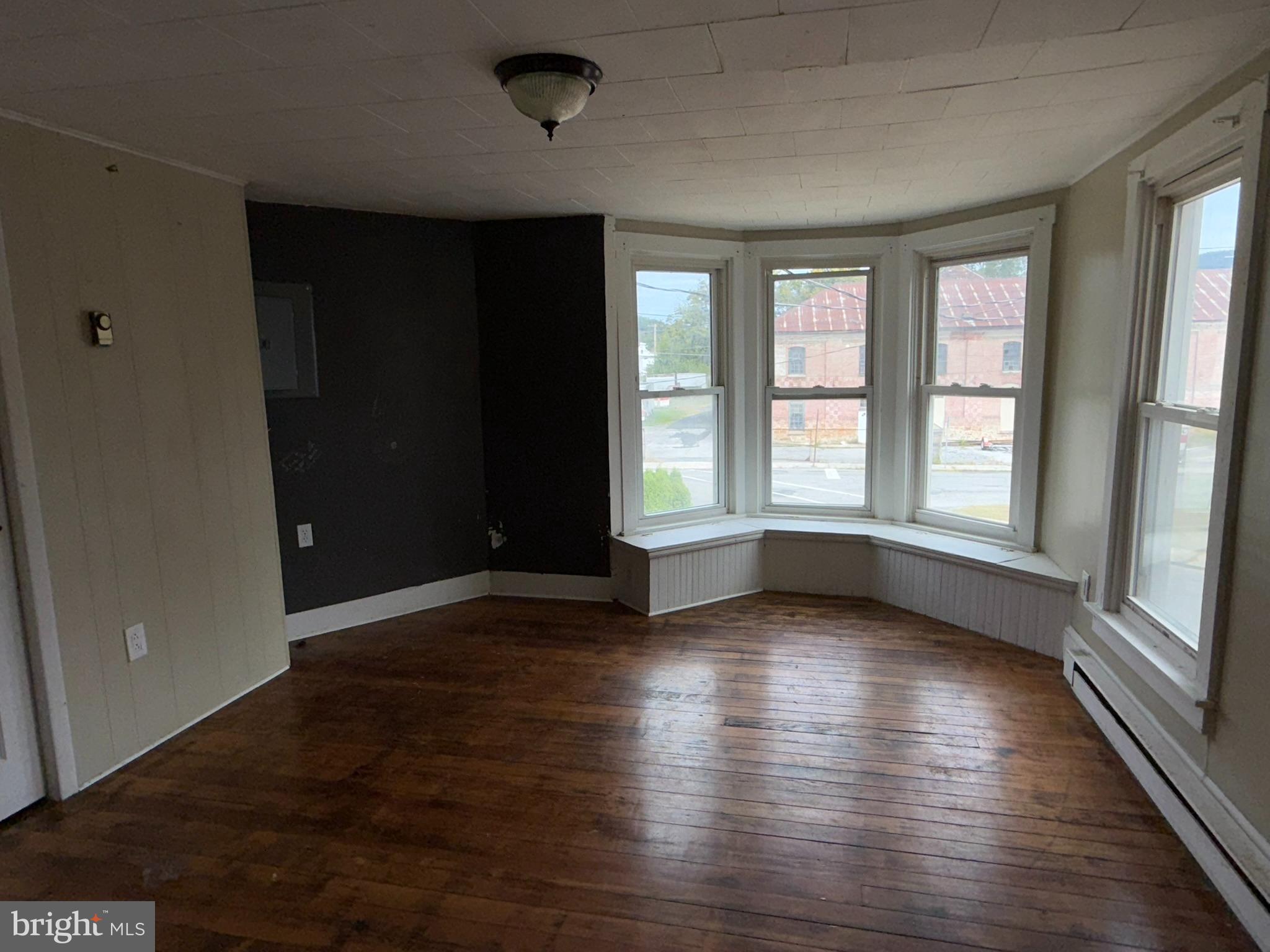 3 SHAW AVENUE