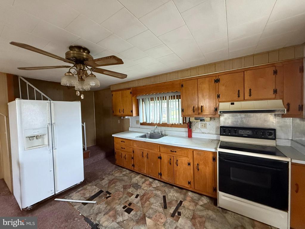 1235 Bloom Road