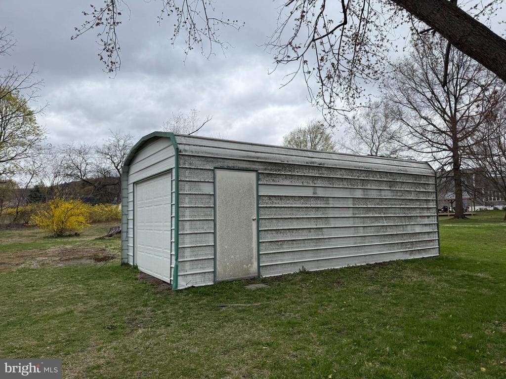 1235 Bloom Road