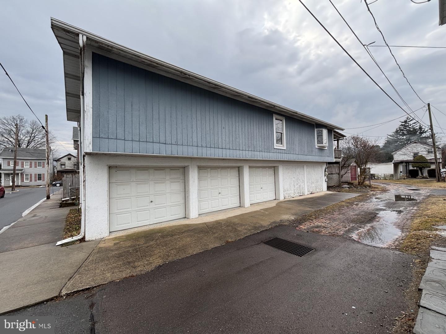 349 Linden St