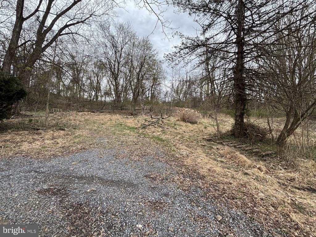 210 River Rd