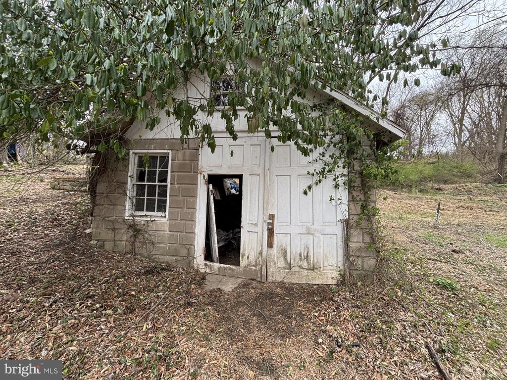 210 River Rd