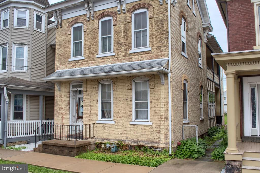 124 4TH STREET S