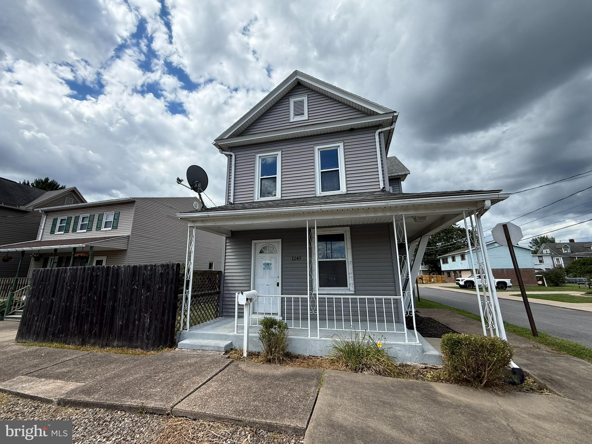 1249 EDISON AVENUE
