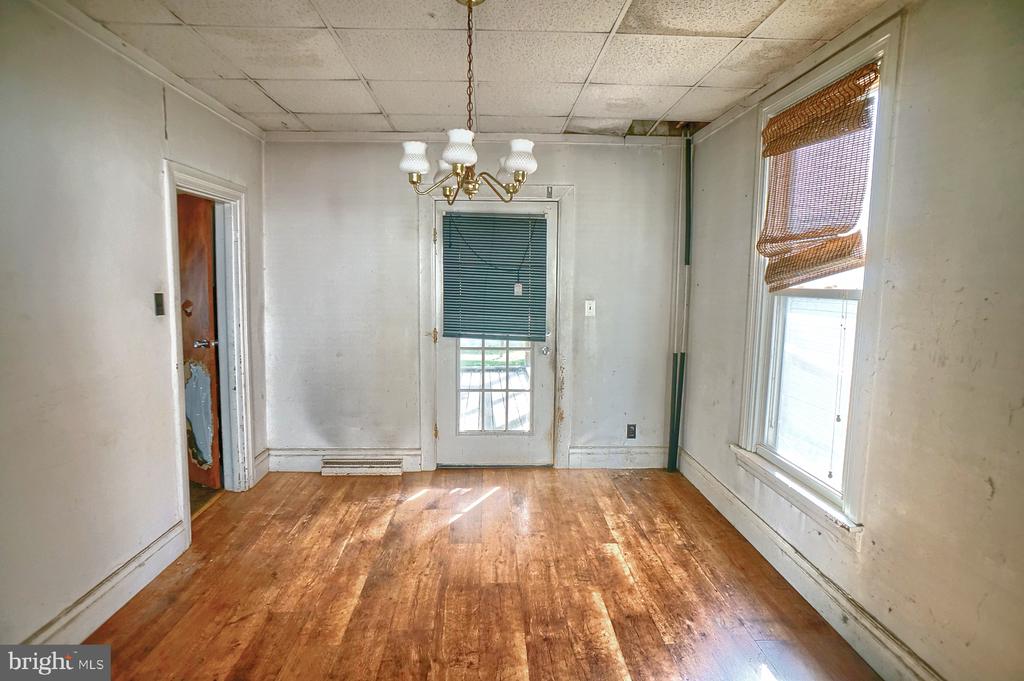 118 S 2nd St