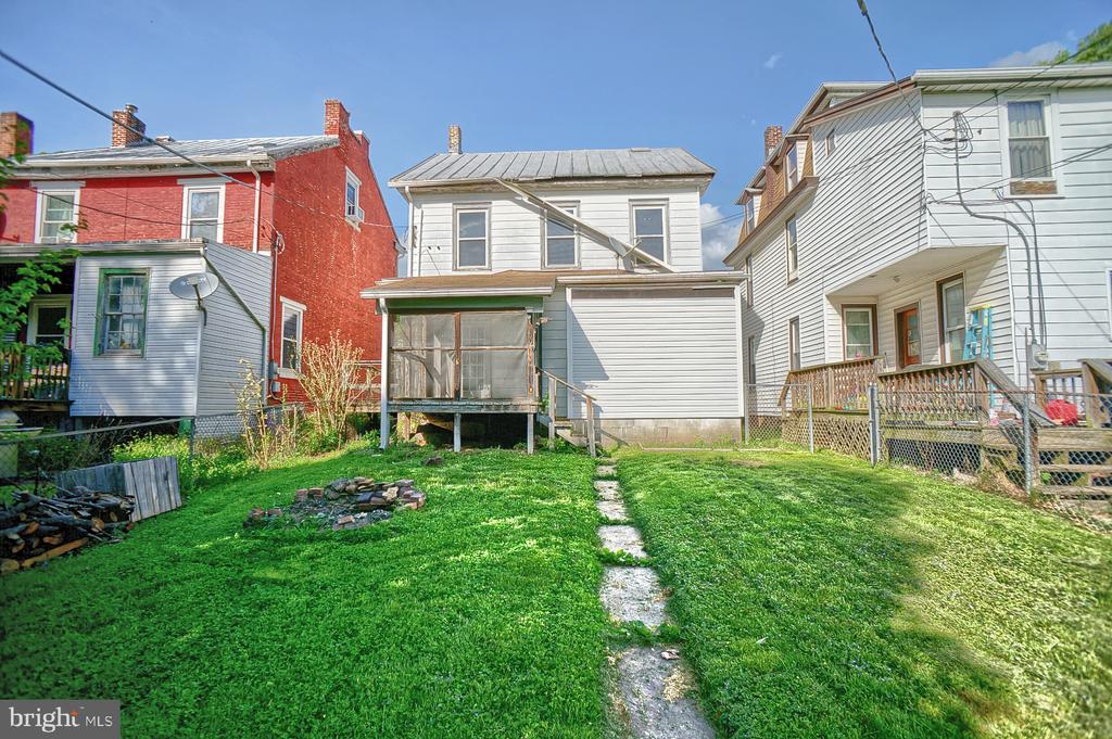 118 S 2nd St