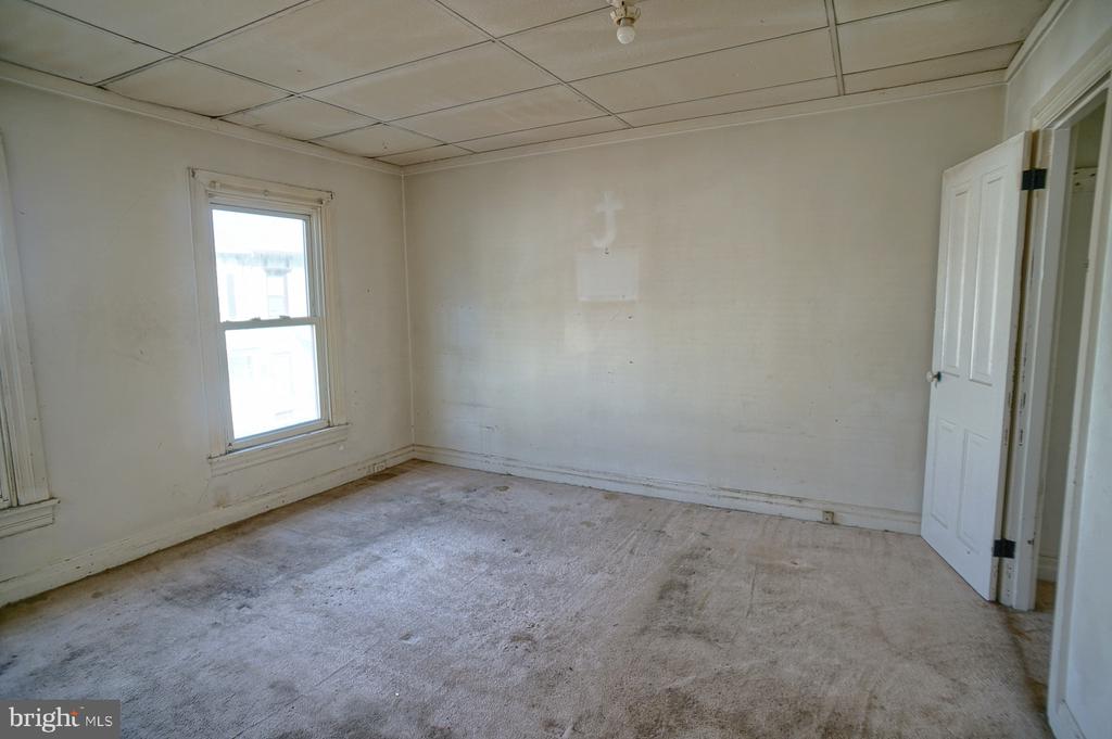 118 S 2nd St