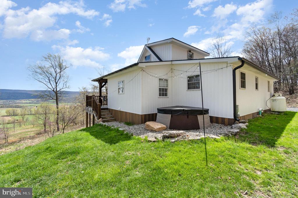 250 Hostetter Ln